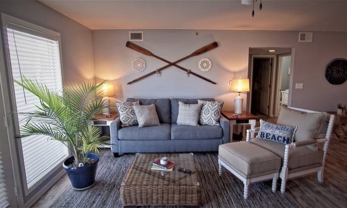 Osage Beach Condo | Poolside Condo! BOATSLIP, Extra Living Space, Unit M2 Lazy Days Osage Beach