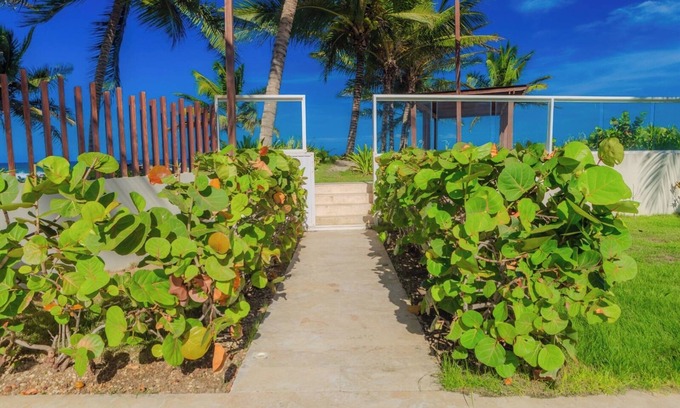Cabarete Condo | Poolside Condo right on an endless beach