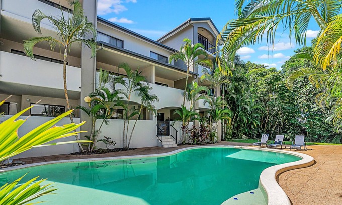 Parramatta Park Apartment | Poolside on Martyn- Direct pool access