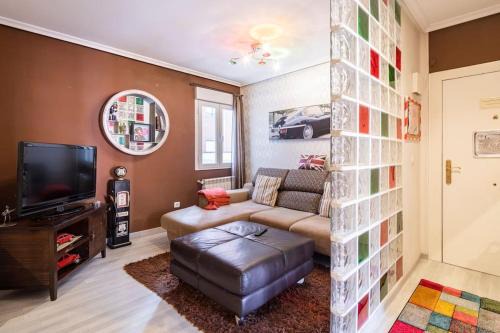 Leon Apartment | Pop Gallery