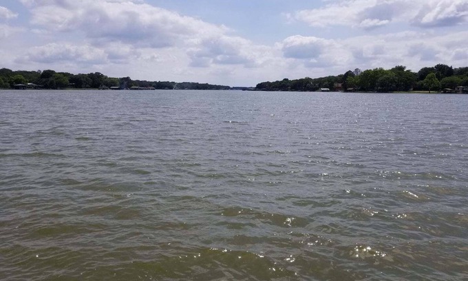 Carolyn Estates House | Pop's Lakefront Retreat. Remodeled clean and comfortable.