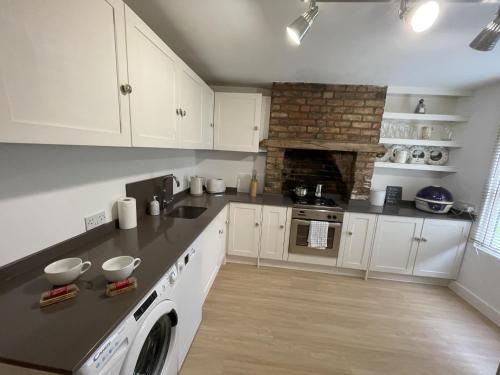 Farnborough and Crofton House | Poplar Cottage Farnborough Kent