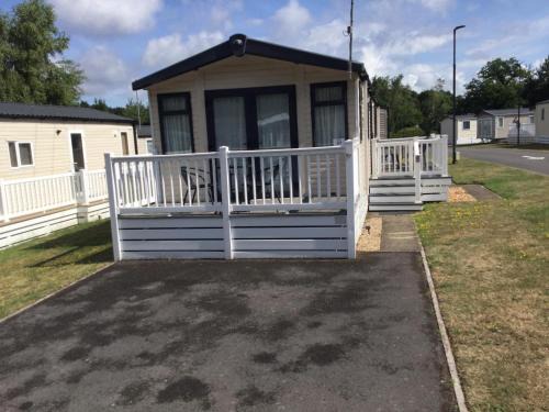 Ringwood Apartment | Poppy 57, Oakdene Forest Park