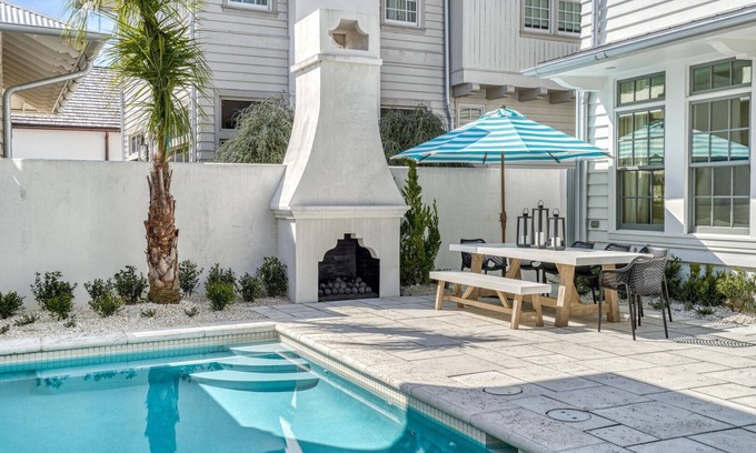 Rosemary Beach House | "Poppy's Cottage" in Rosemary Beach, Private heated pool, Bikes - Steps to Sky Pool, Fitness, Tennis