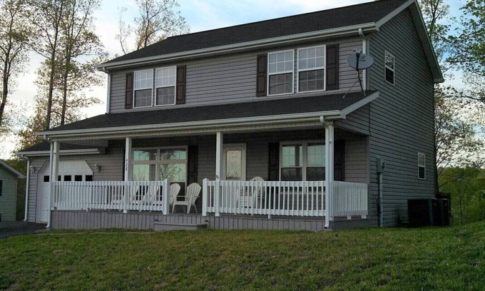 Monticello House | Porch sunset on the lake, 1/2 mile from Beaver Creek Marina!