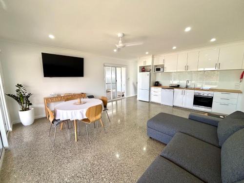 Port Denison House | Port Denison Stays - Unit 2
