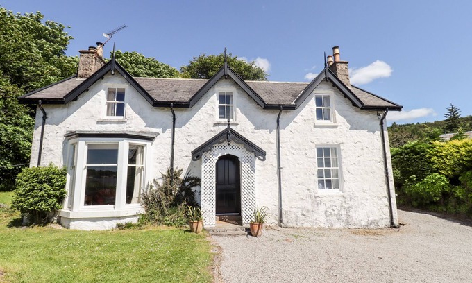 Rockcliffe Cottage | PORT DONNEL COTTAGE, pet friendly, with open fire in Dalbeattie