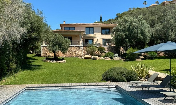Cirendinu Villa | Porto Vecchio, beach of St Cyprien on foot, sea view.