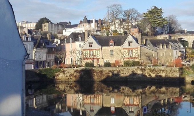 Port de St Goustan House | Port of St Goustan / Character House facing the River