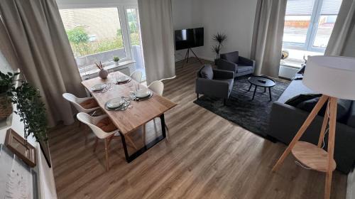 Geestemunde Apartment | Port18 - Exklusives Zwei-Zimmer-Apartment am Park
