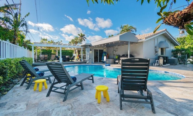 Pompano Beach House | Portal2TheSea Only STEPS to the BEACH