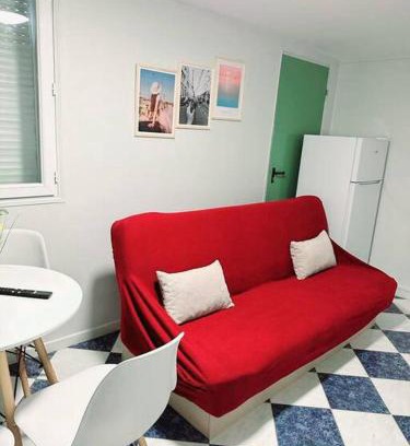 Pierrefitte-sur-Seine Apartment | Porte la chapelle appartement 4 personnes "Appart'5"