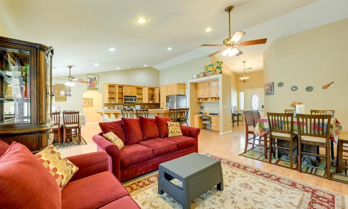 Porterville House | Porterville Getaway with Patio and Valley Views!