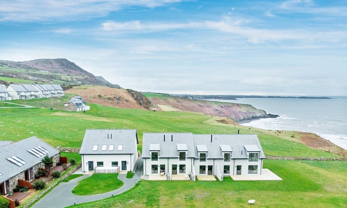 Pistyll Apartment | Porth Oer, luxury accommodation