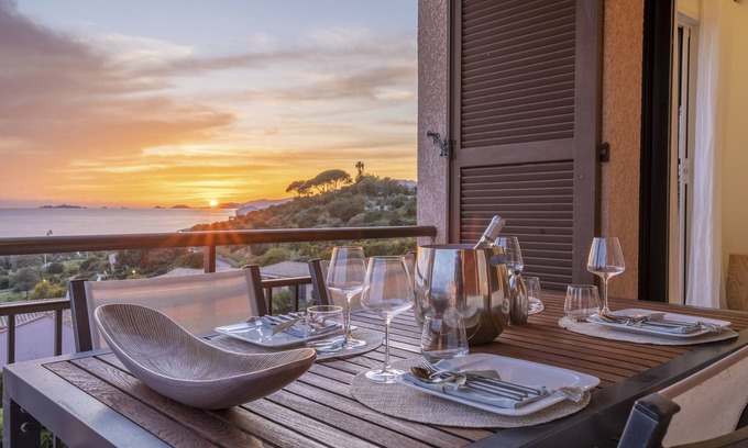 Porticcio Apartment | Porticcio: Luxury Apartment with sea view, swimming pool et tennis