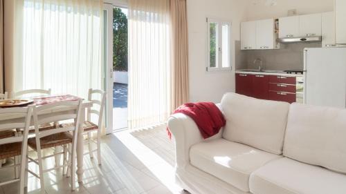 Cala Liberotto Apartment | Porto Corallo Seafront