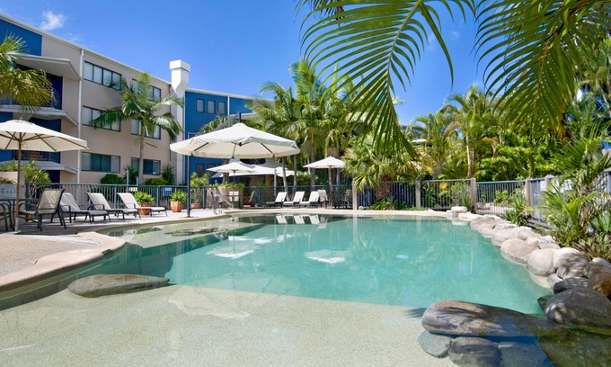 Dicky Beach Hotel | Portobello By The Sea