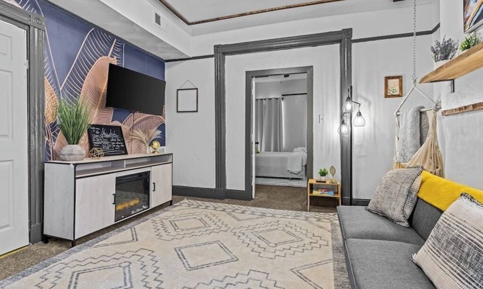 Portsmouth Apartment | Portside~Kid Friendly~Fast Wi-Fi~Self Check in