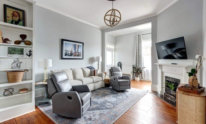 Hitch Village - Fred Wessels Homes Apartment | Portside Retreat @ Trustees' Garden