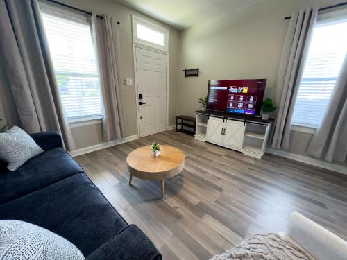 Portsmouth House | Portsmouth 2BR 1BA Getaway
