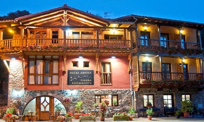 Lon House | Posada Peñas Arriba