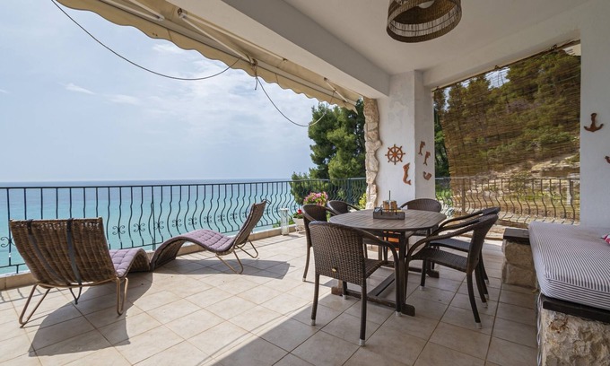 Siviri Apartment | Poseidon Seafront Apartment by RentalsPro