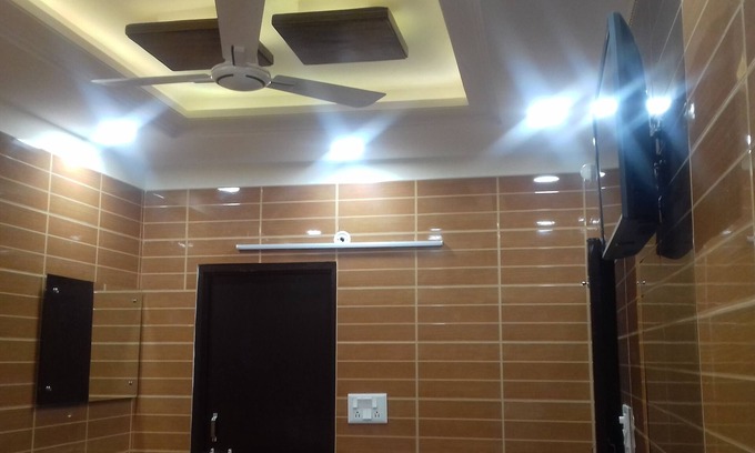 Lajpat Nagar Apartment | Posh S.delhi Foreigners Area, V.safe, Lajpat Ngr-2