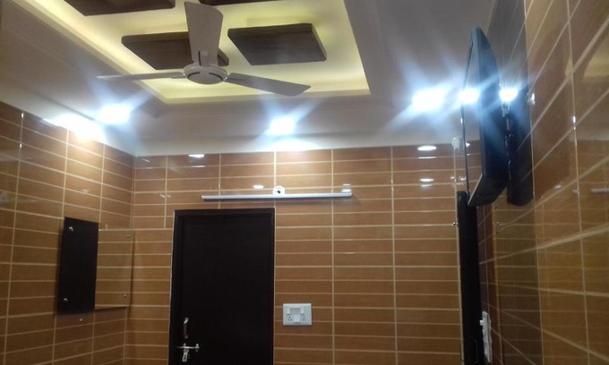 Lajpat Nagar Apartment | Posh Sdelhi Foreigners Area, Vsafe, Lajpat Ngr-2
