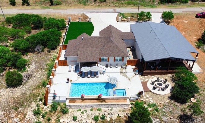 Palo Pinto County House | Possum Kingdom 6-bedroom/4-bath house w/pool & game room-PK Peaceful Perch