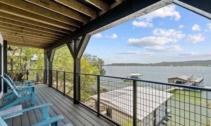 Graford House | Possum Kingdom's Reel Scenic Haus, 3bd/2ba sleeps 8 waterfront w/beautiful views
