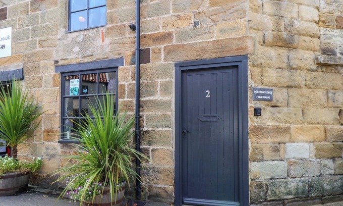 Great Ayton Cottage | POSTMAN’S LODGE, family friendly, with a garden in Great Ayton