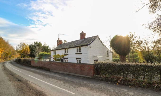 Westbrook Court Cottage | Poston Holiday Cottage, PETERCHURCH