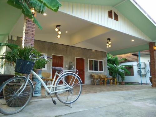 Mueang Kao House | Pottery Street House