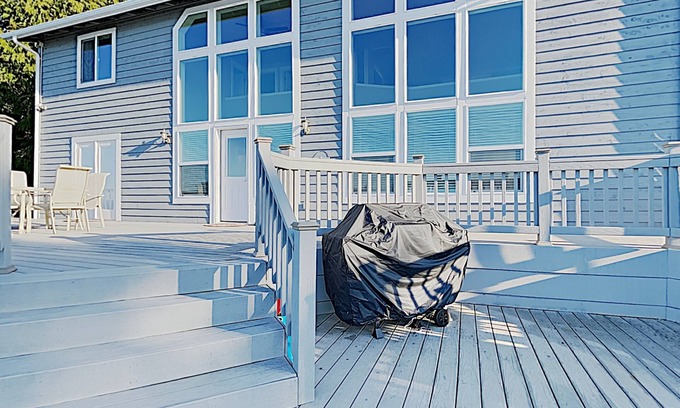 Poulsbo House | Poulsbo Beach Hideaway