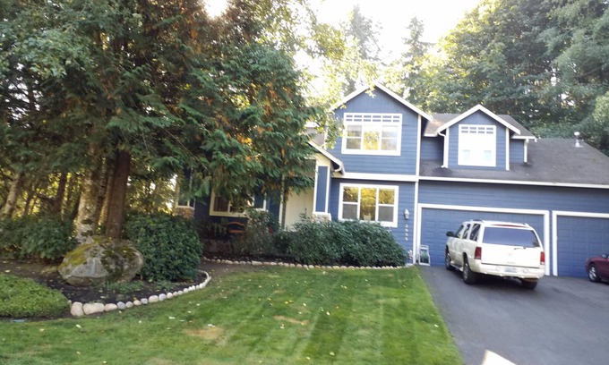 Poulsbo House | Poulsbo Viking Vinland Crest. close to Bangor Base, St.Michael Medical center.