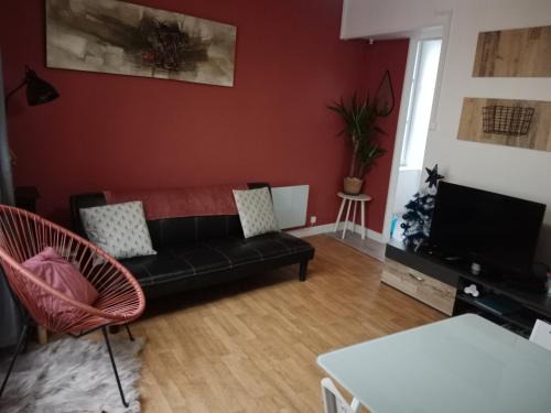 Luxeuil-les-Bains Apartment | Pounette, appartement T3 centre/thermes Luxeuil