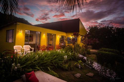 Vila da Trinta Hotel | Pousada Dois Irmãos