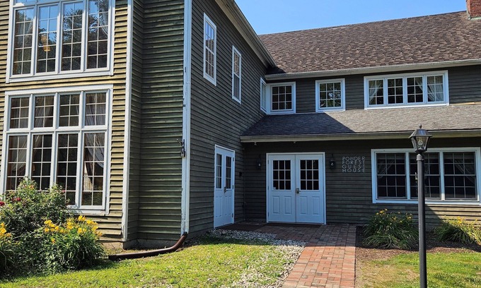 Simsbury Center Apartment | Powder Forest Guest House features 6 individual hotel rooms.