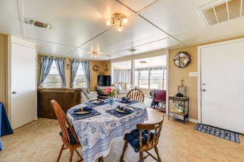 Port Lavaca House | Powderhorn Lake House with Grill and Water Views!