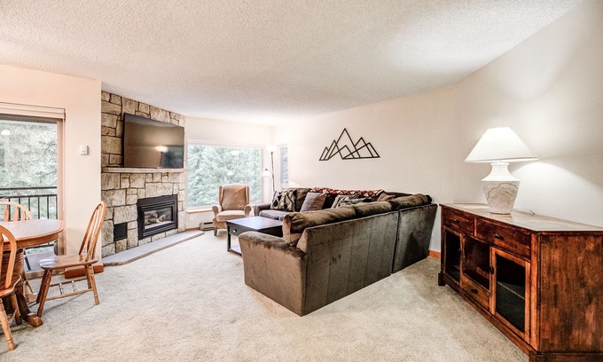Peak 9 Condo | Powderhorn Rapids Condo: Walk To Slopes And Town