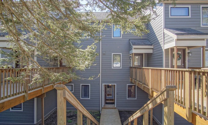 Snowshoe Condo | Powderidge #31: 2 Bedrooms, 2 Full Baths: Slope Side, Wood Fireplace.