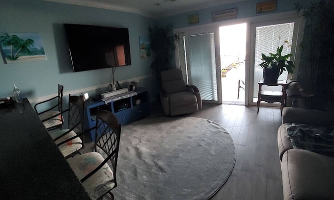 Panama City Beach Condo | POY 109 BEACHFRONT GROUND LEVEL