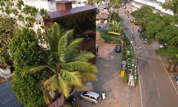 Chottanikkara Hotel | PPG HOMES