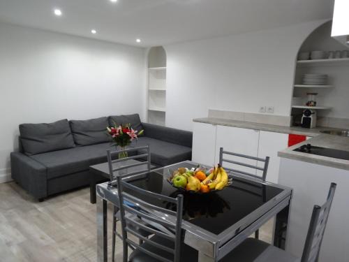 Paris City Center Apartment | Practical Lodging near Le Louvre