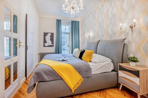 Vinohrady Apartment | Prague Days - 2BDR - 2 Balconies - Residential Area