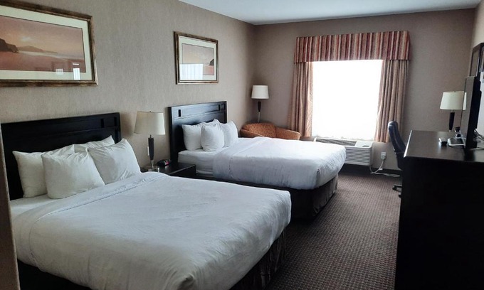 Sylvan Lake Hotel | Prairie Moon Inn Sylvan Lake