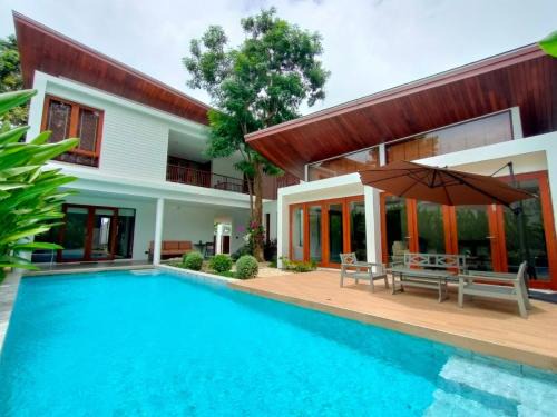 Pak Nam Pran Resort | Pranaluxe 4 Bedroom Pool Villa C6