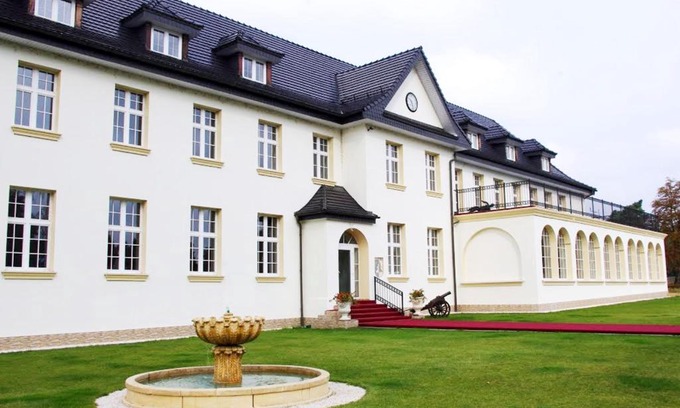 Krupski Mlyn Hotel | Prawdzic Pałac