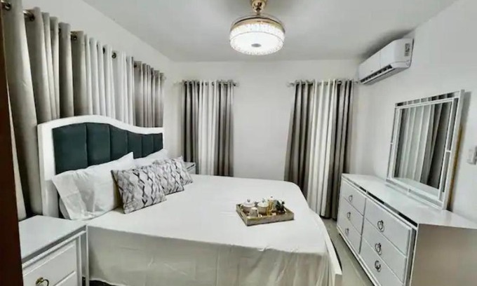Moca Apartment | Precioso apartamento de 3 dormitorios y 2 baños con piscina.