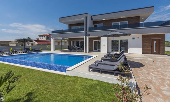 Valdebek Villa | Predivna Villa za 11 osoba, nedaleko Pulskih plaža